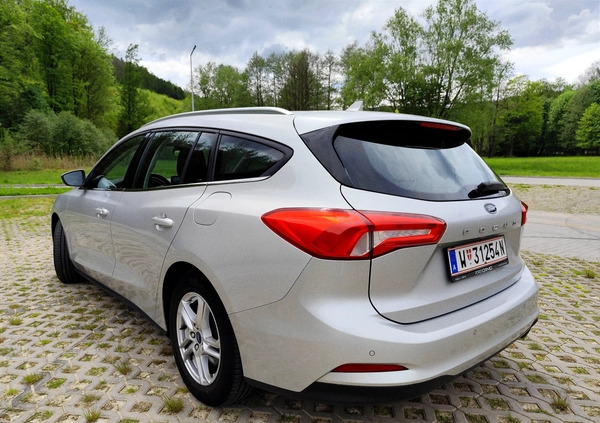 Ford Focus cena 44900 przebieg: 174000, rok produkcji 2019 z Dzierżoniów małe 137